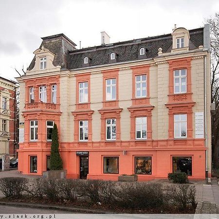 Apartamenty Przy Fontannie Жельона Гора Екстериор снимка